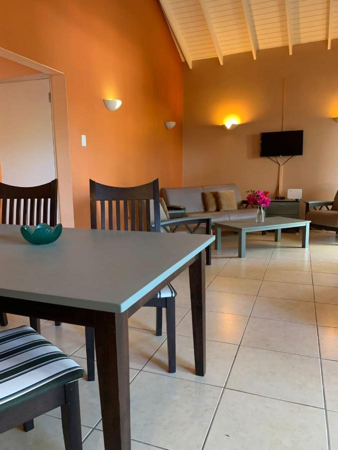 Centrally Located Spacious Apartment Willemstad Luaran gambar