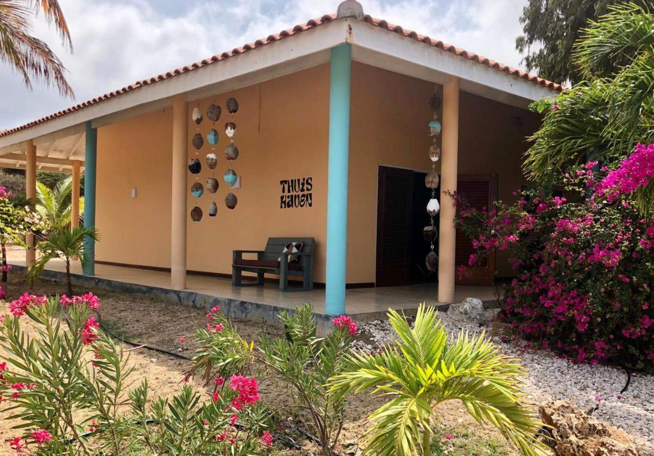 Centrally Located Spacious Apartment Willemstad Luaran gambar
